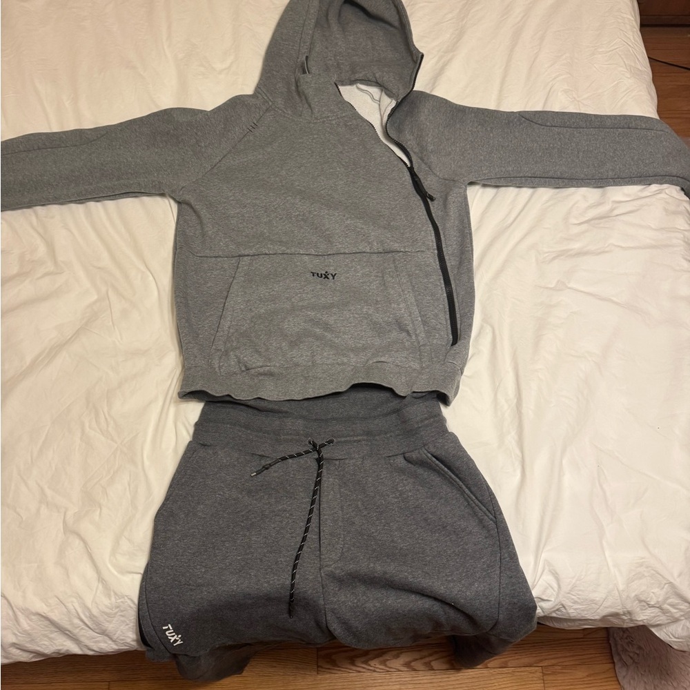 Men's Gray Suit - Picture 5 of 8